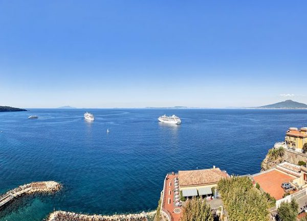 Hotel Mediterraneo Views