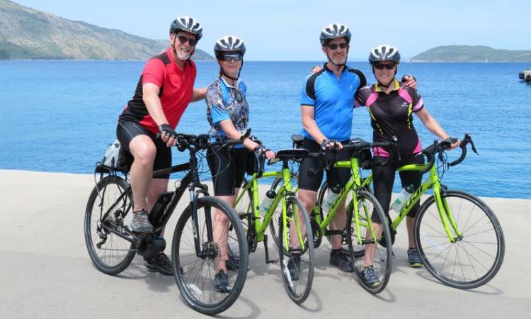 croatia couples biking