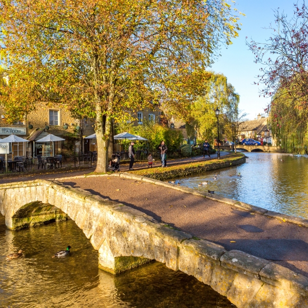 England: Oxford & the Cotswolds - Bridge and canal