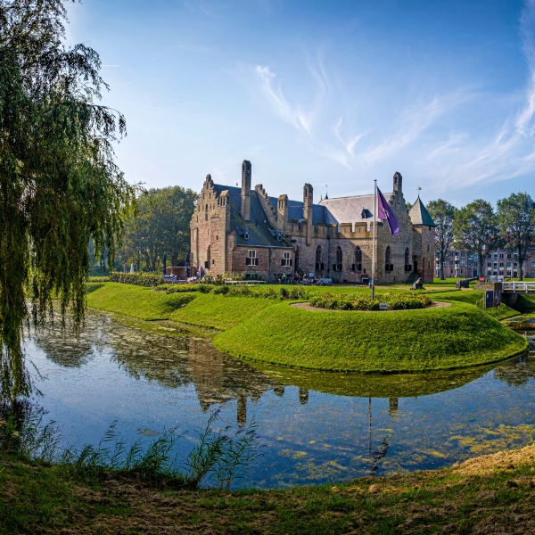 The Netherlands: Holland’s Golden Age Towns & the North Sea 19